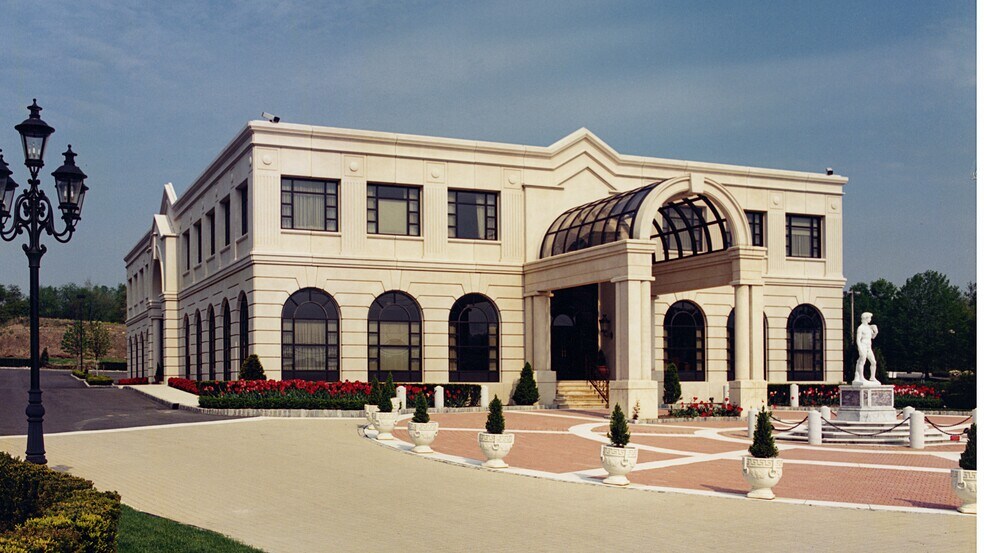 More Photos Of 577 Chestnut Ridge Rd, Woodcliff Lake Office For Lease