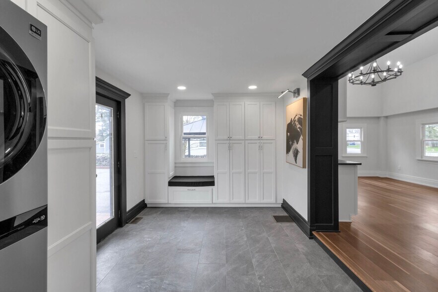 More Photos Of 9060 Main St, Clarence Storefront Retail Residential For Sale
