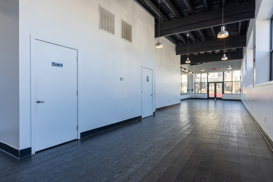 More Photos Of 400 W Chelten Ave, Philadelphia Freestanding For Lease