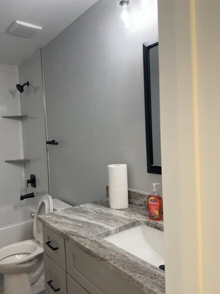 More Photos Of 3665-3667 Michigan Ave, Fort Myers Office For Lease