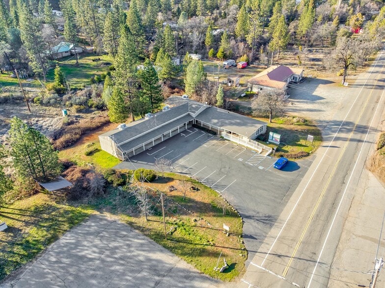 More Photos Of 16850 Willow Glen Rd, Brownsville Storefront Retail Office For Sale