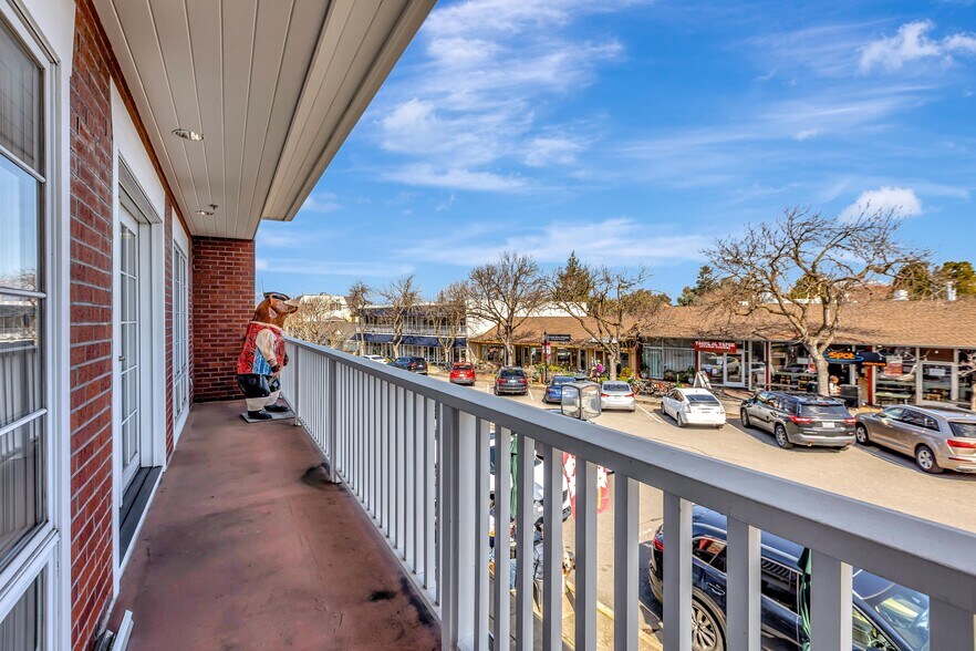 More Photos Of 134-138 Main St, Los Altos Storefront Retail Office For Lease