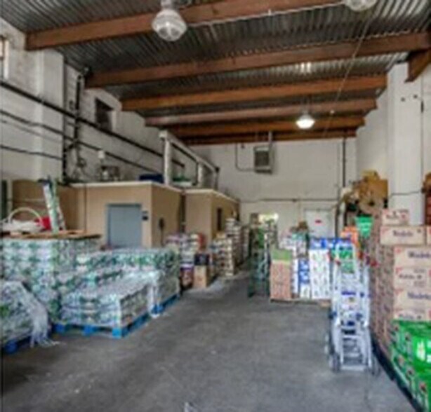 More Photos Of 926 Nassau Rd, Uniondale Freestanding For Sale