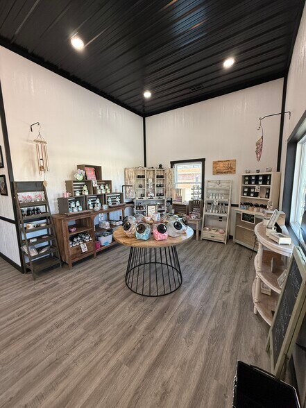 More Photos Of 307 S Superior St, Ramsey General Retail For Sale