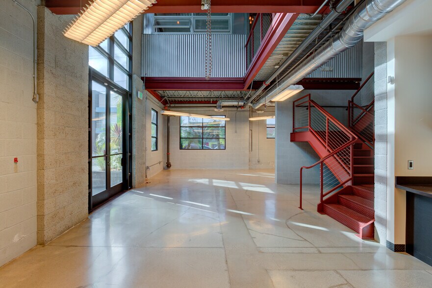 More Photos Of 130 Lomita St, El Segundo Research And Development For Lease