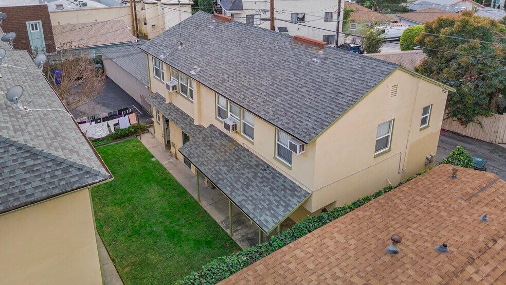 More Photos Of 4123 Ocean View Blvd, Montrose Apartments For Sale