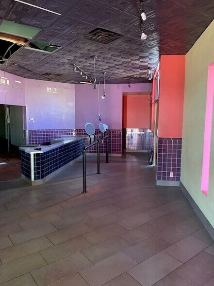 More Photos Of 9220 Gulf Fwy, Houston Freestanding For Lease