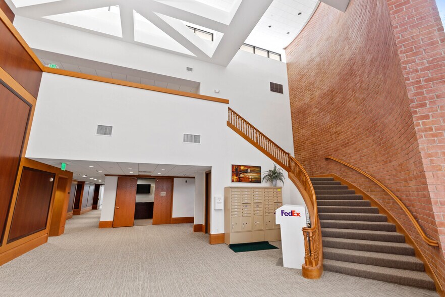More Photos Of 600 N Rosemead Blvd, Pasadena Office For Lease