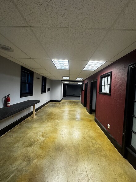 More Photos Of 136 S Main St, Saint Charles Storefront Retail Office For Lease