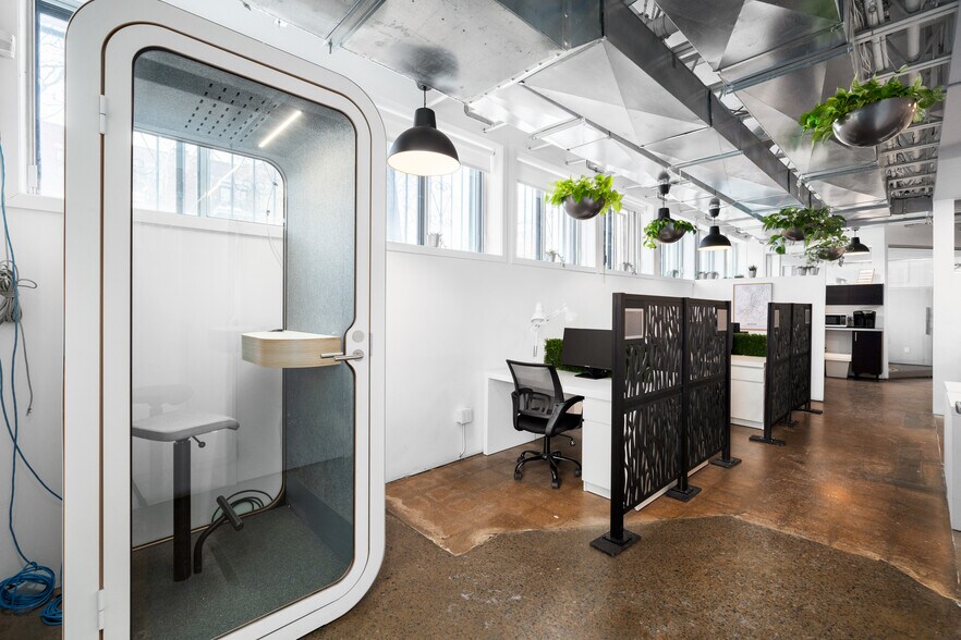 More Photos Of 880 Rue Roy E, Montréal Office For Lease