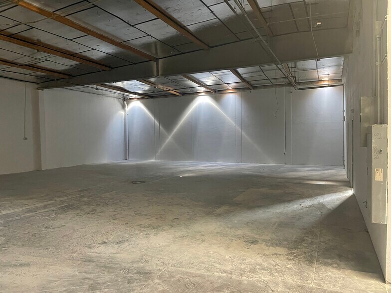 More Photos Of 7442 Varna Ave, North Hollywood Warehouse For Sale