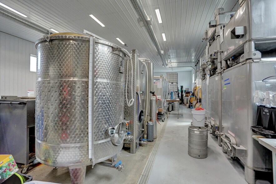 More Photos Of 596 Harman Rd, Halifax Winery Vineyard For Sale