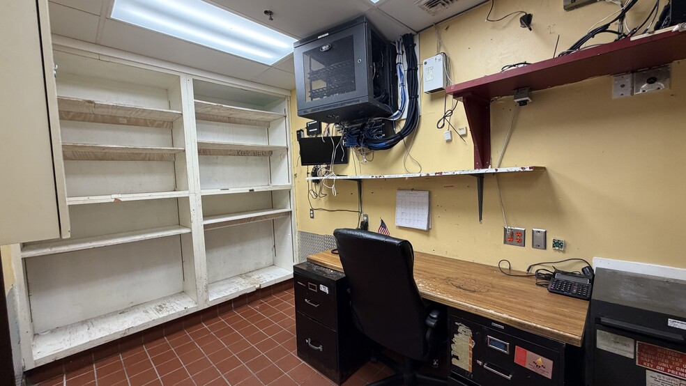 More Photos Of 2124-2162 Merrick Ave, Merrick Unknown For Lease