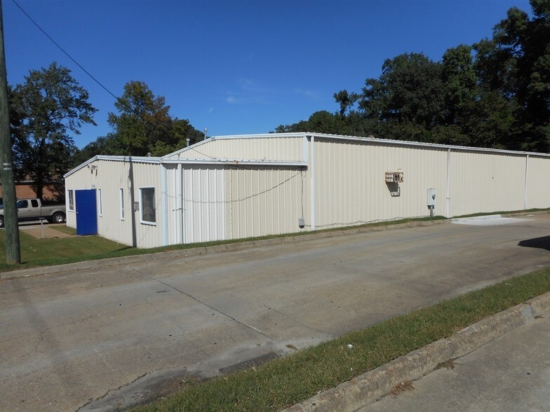 Primary Photo Of 5948 Jefferson Ave, Newport News Warehouse For Lease