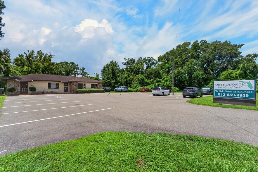 More Photos Of 1205 W Baker St, Plant City Medical For Sale