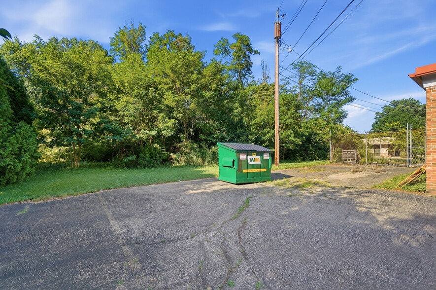 More Photos Of 4782 Fishburg Rd, Dayton Freestanding For Sale