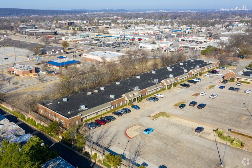 More Photos Of 2502-2532 E 71st St, Tulsa Office For Lease