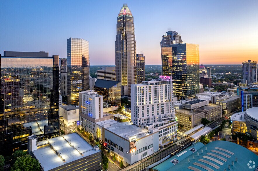 More Photos Of 210 E Trade St, Charlotte Unknown For Lease