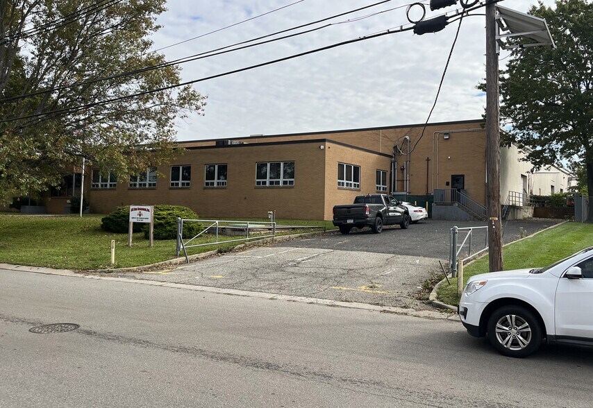 Primary Photo Of 160 E Essex Ave, Avenel Warehouse For Lease