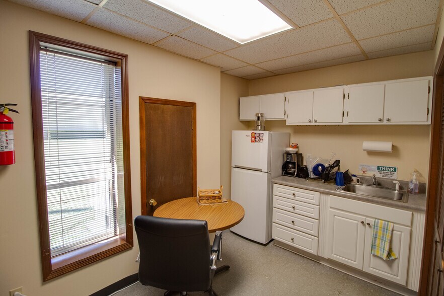 More Photos Of 202 W Main St, Glen Carbon General Retail For Sale