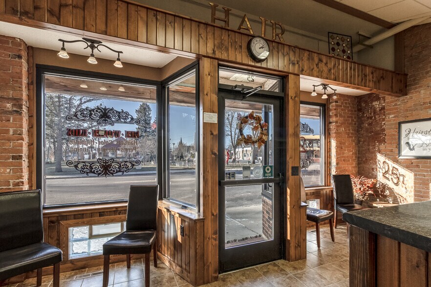More Photos Of 25 S Park Ave, Le Center General Retail For Sale