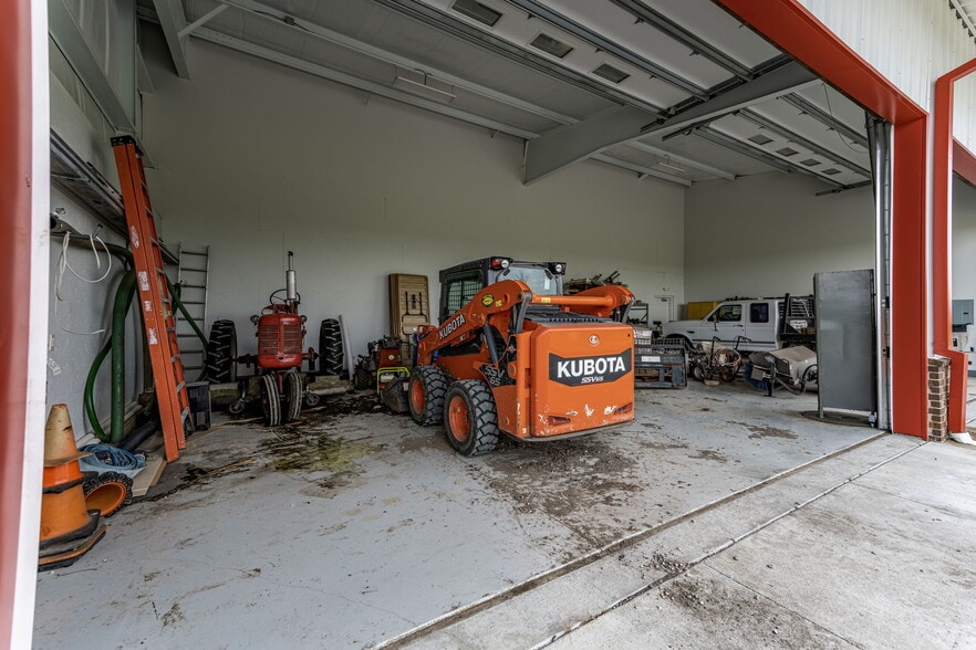 More Photos Of 7015 S 143rd St E, Derby Airplane Hangar For Sale