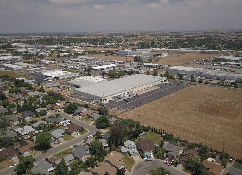More Photos Of 7728 Wilbur Way, Sacramento Warehouse For Lease