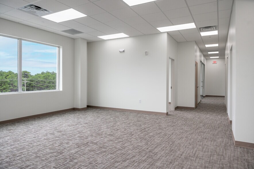 More Photos Of 2013 Cedarbridge Ave, Lakewood Office For Lease