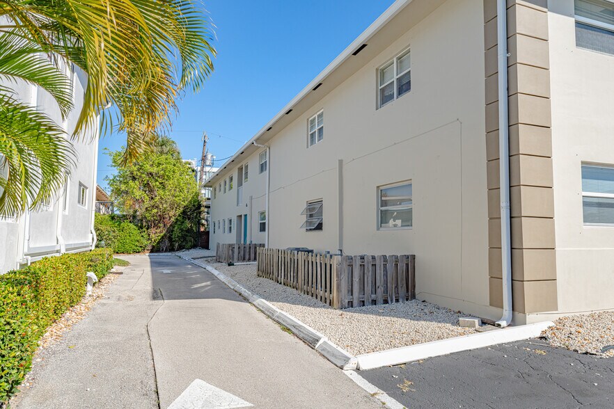 More Photos Of 3213 SE 12th St, Pompano Beach Apartments For Sale