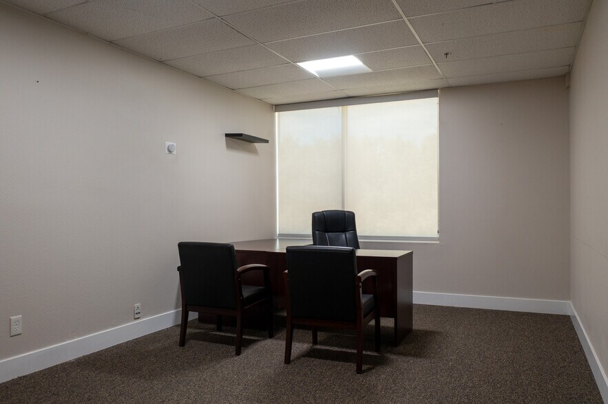 More Photos Of 77530 Enfield Ln, Palm Desert Light Distribution For Lease