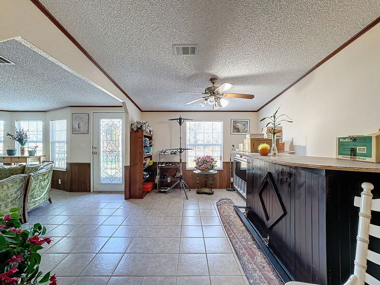 More Photos Of 15525 Shady Hills Rd, Spring Hill Restaurant For Sale