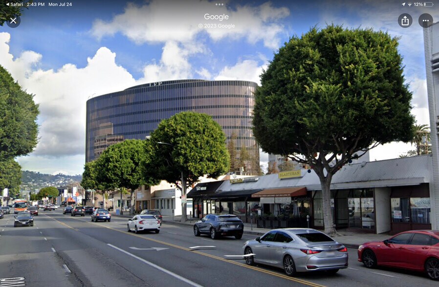 More Photos Of 270 S La Cienega Blvd, Beverly Hills Storefront For Sale