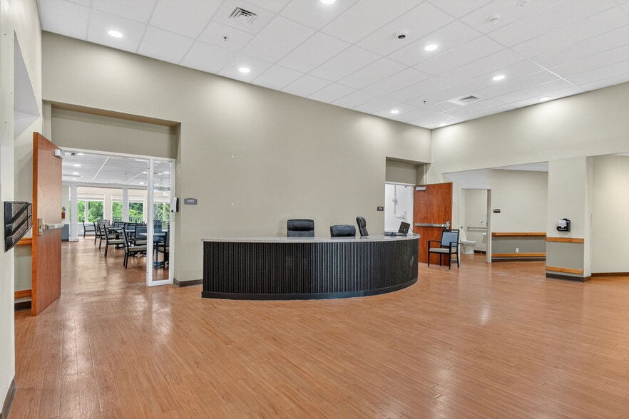 More Photos Of 106 Hospital Dr, Smithville Assisted Living For Sale