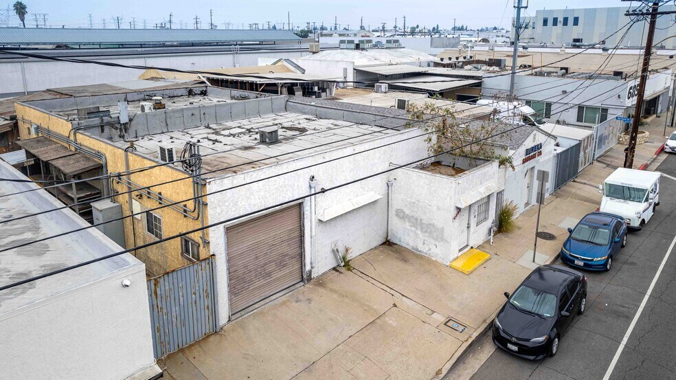 More Photos Of 6835 Tujunga Ave, North Hollywood Warehouse For Lease
