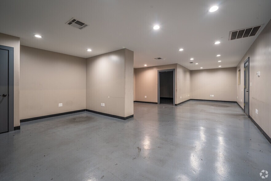 More Photos Of 1305 W Jackson Ave, Pasadena Manufacturing For Sale