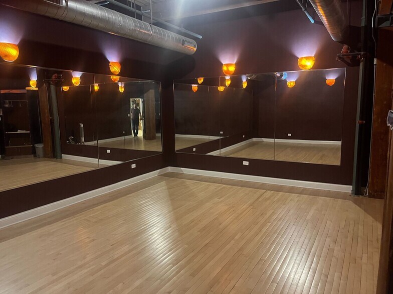 More Photos Of 409 W Huron St, Chicago Loft Creative Space For Lease