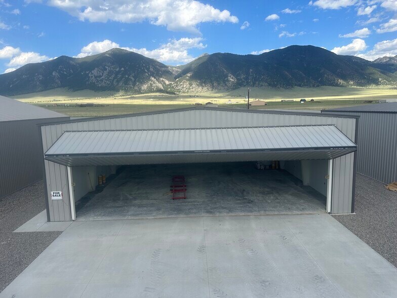 More Photos Of 34 Charlie Taxi Wy Way, Ennis Airplane Hangar For Sale