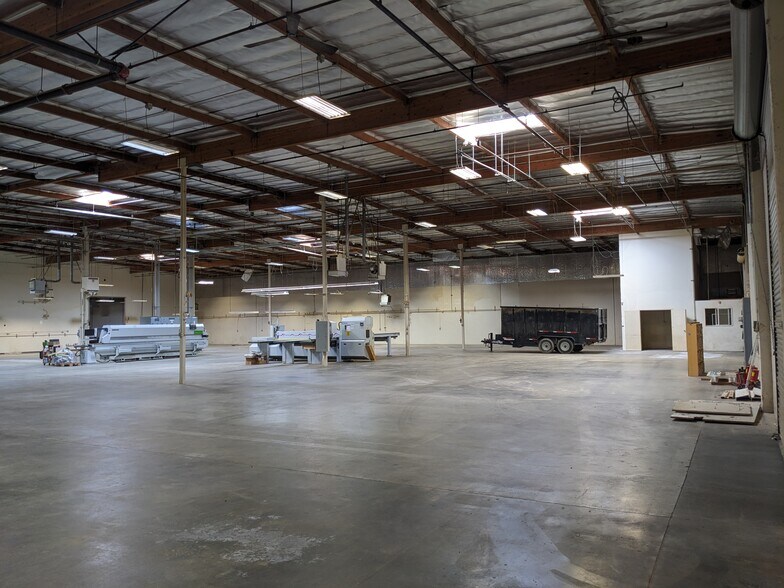 More Photos Of 351 Demeter St, East Palo Alto Warehouse For Lease
