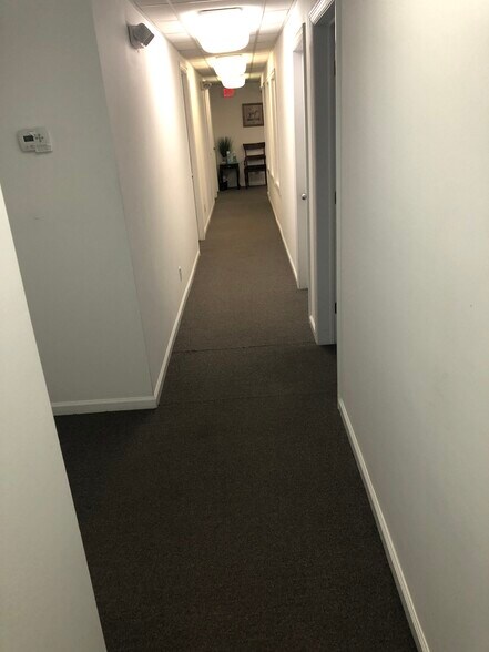 More Photos Of 27 Pine St, New Canaan Coworking Space