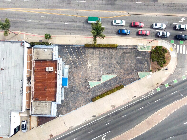 More Photos Of 2834 E Main St, Ventura General Retail For Sale