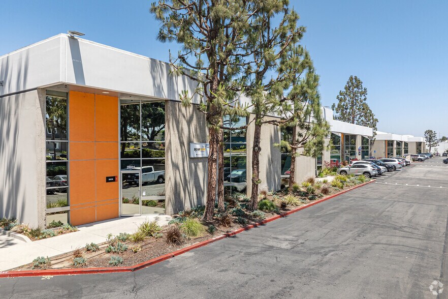 More Photos Of 2611-2615 Manhattan Beach Blvd, Redondo Beach Office For Lease