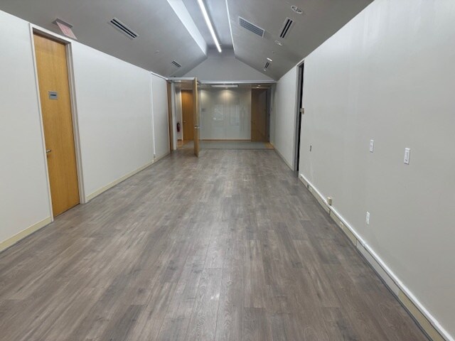 More Photos Of 800 N Old Woodward Ave, Birmingham Office For Lease