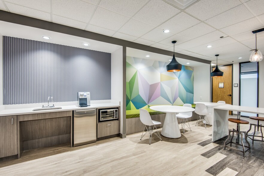 More Photos Of 4101 McEwen Rd, Dallas Office For Lease