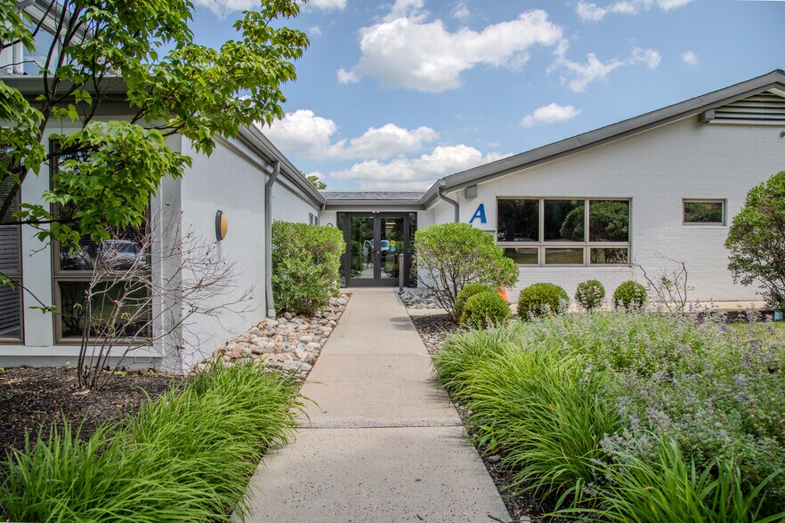 More Photos Of 1001-1019 S Broad St, Lansdale Medical For Lease