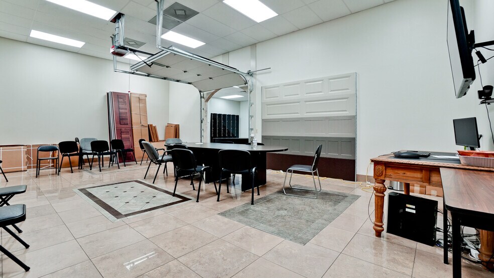 More Photos Of 2117-2125 47th st, Sarasota Warehouse For Sale