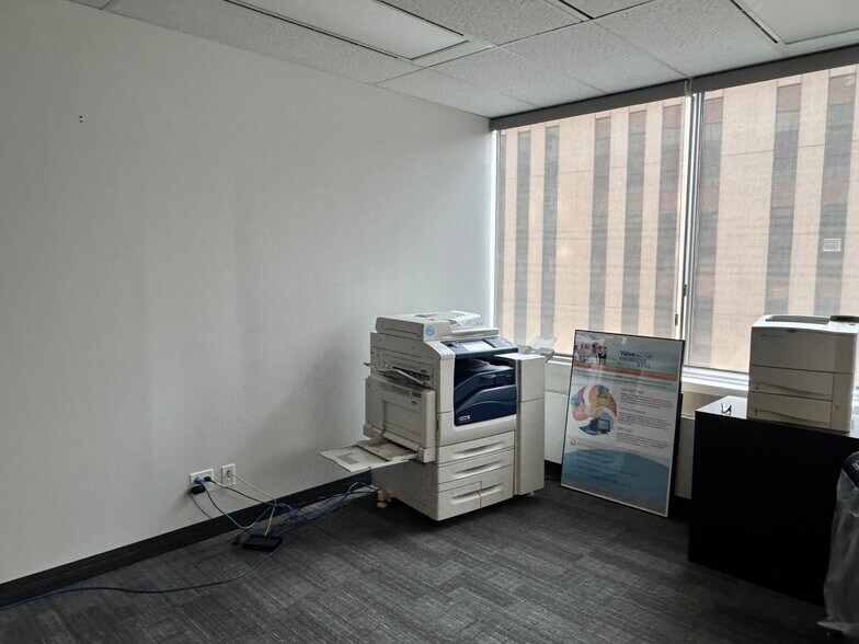 More Photos Of 900 6th Ave SW, Calgary Office Residential For Sale