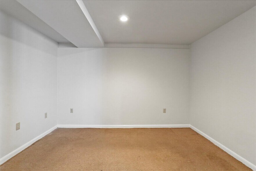 More Photos Of 2109 Valley Ave, Winchester Medical For Sale