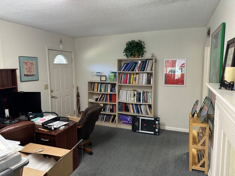 More Photos Of 1931 Dellwood Dr, Tallahassee Office For Sale