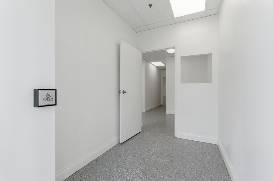 More Photos Of 397 Humberline Dr, Toronto Warehouse For Sale