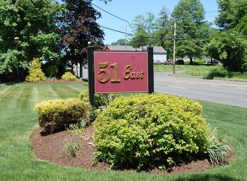 More Photos Of 51 E Main St, Avon Freestanding For Lease